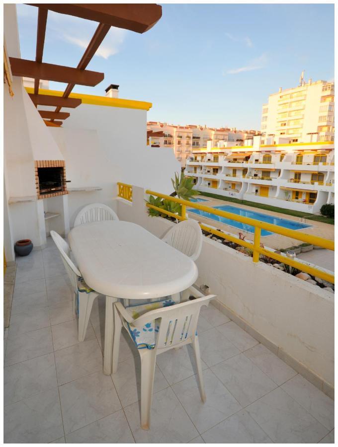 Apartamentos Capitolina Quarteira Exteriör bild