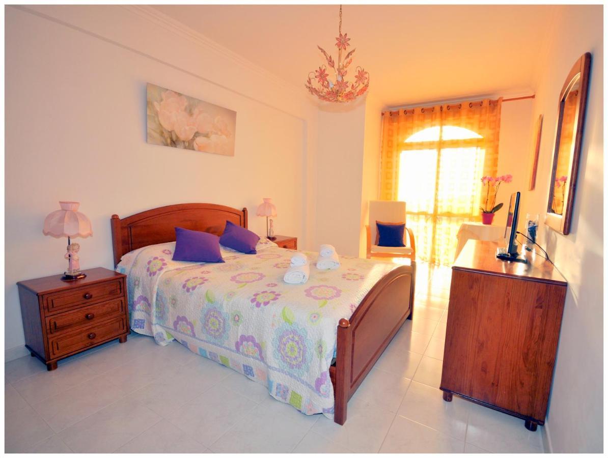 Apartamentos Capitolina Quarteira Exteriör bild