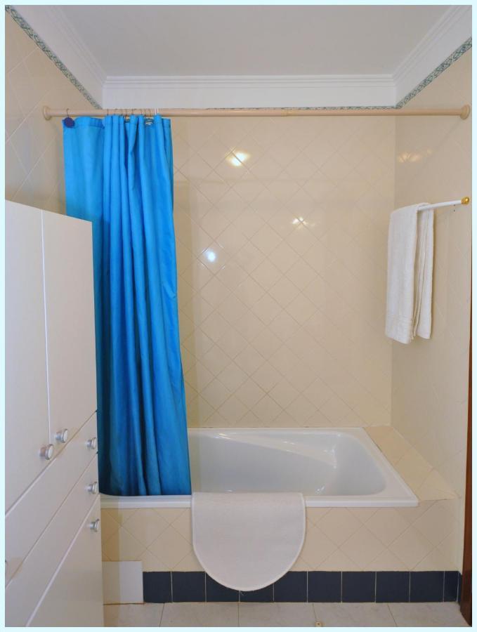 Apartamentos Capitolina Quarteira Exteriör bild